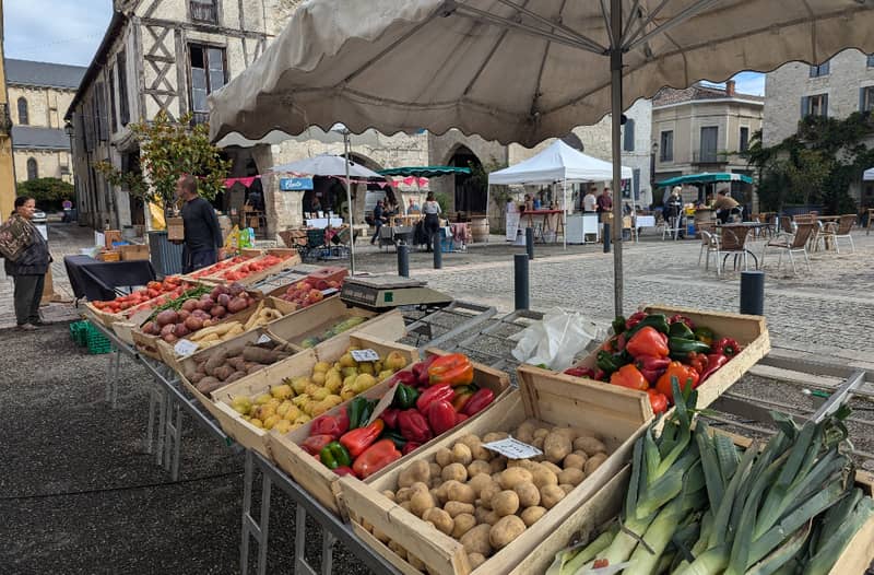 Marché des producteurs et créateurs locaux