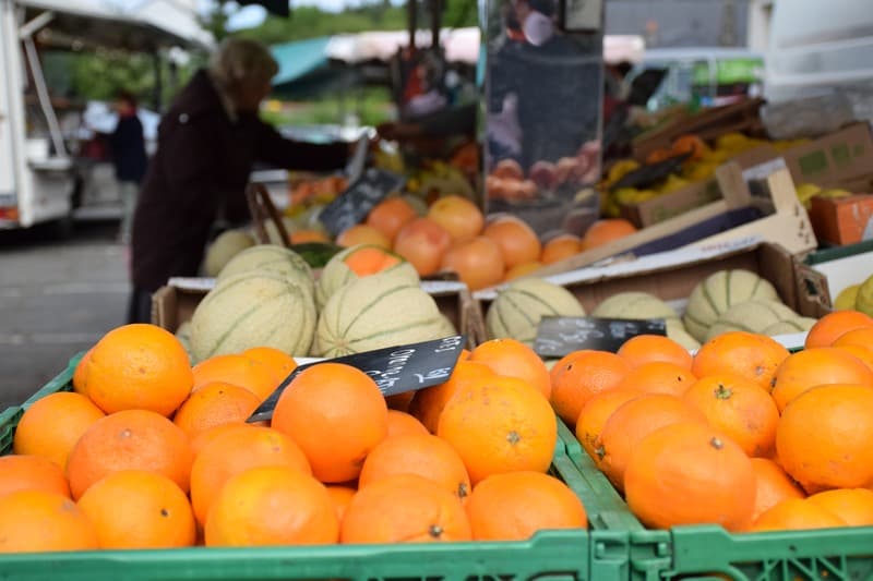 Marché hebdomadaire — Vouvray