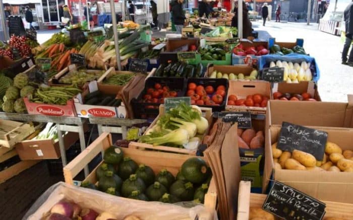 Marché hebdomadaire — Vailly-sur-Sauldre