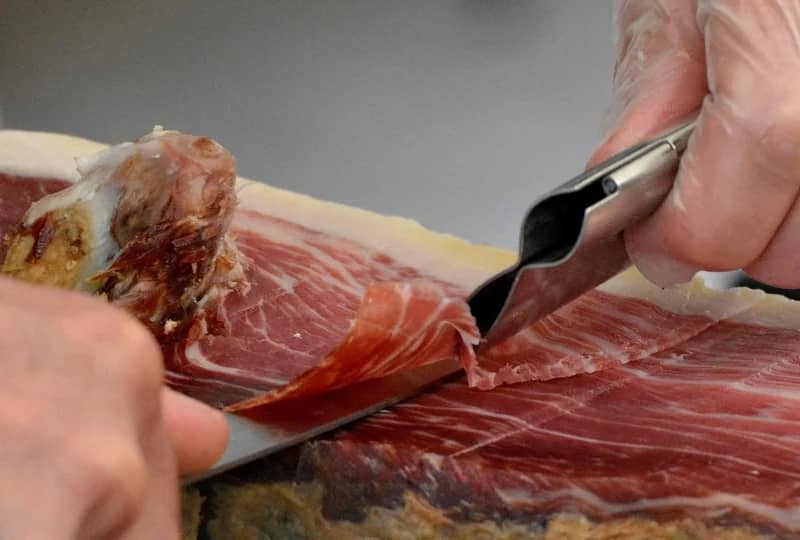 Marché hebdomadaire (terrines artisanales)