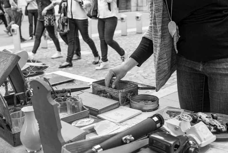 brocante - Place de la Cathédrale